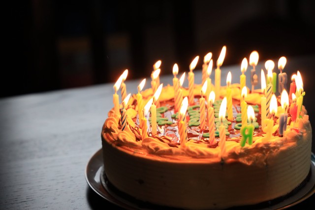 Ilustrasi Ucapan Selamat Ulang Tahun untuk Mamah. Unsplash/Richard Burlton.