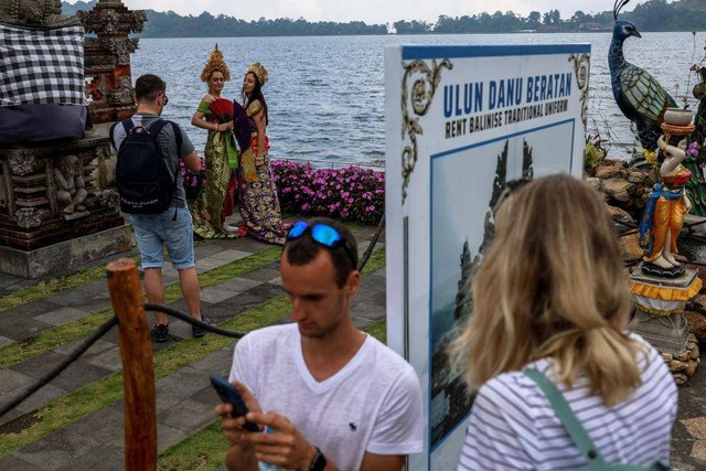 Tak Cuma di Bali, Perilaku Buruk Turis Terjadi di Seluruh Dunia, Apa Sebabnya?