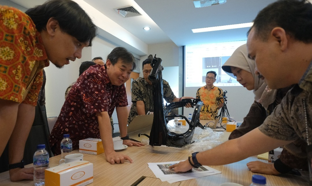 Dirjen PKTN saat bertemu PT AHM saat meminta klarifikasi patahnya rangka eSAF di Kementerian Perdagangan, Jakarta, Jumat (25/8). Foto: Kemendag RI