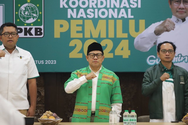 Ketua Umum Partai Kebangkitan Bangsa (PKB) Muhaimin Iskandar atau Cak Imin (tengah) pada Pembukaan Rapat Koordinasi Nasional Pemilu 2024 di Kantor DPP PKB, Cikini, Jakarta, Senin (28/8/2023). Foto: Fitra Andrianto/kumparan