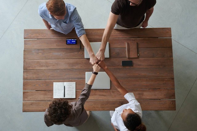 Ilustrasi contoh gemeinschaft by mind (Pexels)