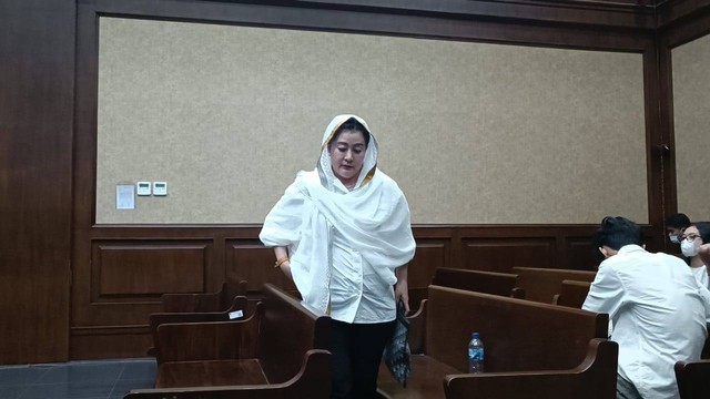 Hasnaeni 'Wanita Emas' di Pengadilan Negeri Jakarta Pusat, Senin (28/8). Hedi/kumparan Foto: Hedi/kumparan