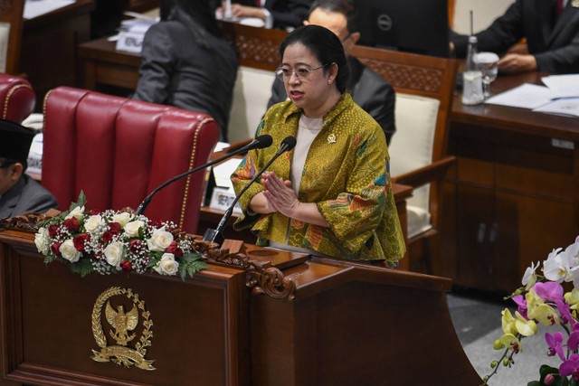 Ketua DPR Puan Maharani menyampaikan pidatonya dalam rapat paripurna memperingati HUT ke-78 DPR RI di kompleks Parlemen, Senayan, Jakarta, Selasa (29/8/2023). Foto: Aditya Pradana Putra/Antara Foto