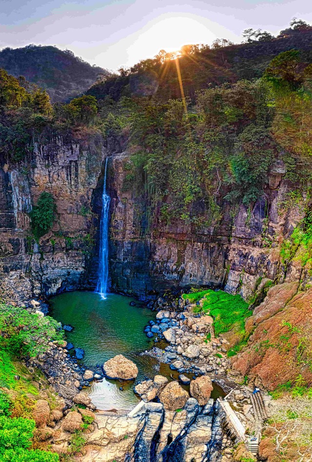 Ilustrasi Air Terjun Bagian dari Destinasi Desa Wisata (Foto : pexels.com/tom-fisk)