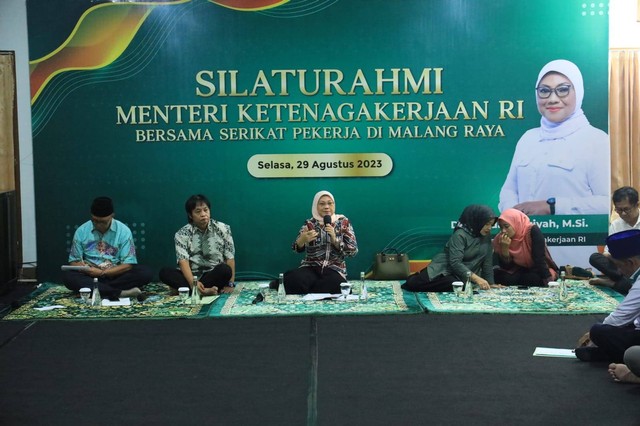 Menaker Ida Fauziyah menggelar silaturahmi bersama serikat pekerja dan perusahaan se-Malang Raya di Malang, Jatim, Selasa (29/8/2023). Foto: Dok. Kemnaker