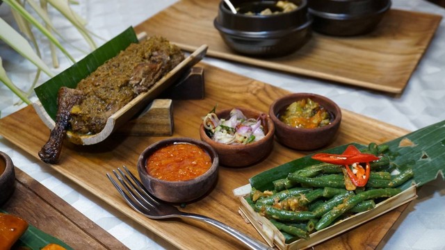 Aneka makanan khas Bali di restoran kedua Bali Timbungan, di Mahakam, Jakarta Selatan (28/8/23)" dok. Foto: Dok. Bali Timbungan