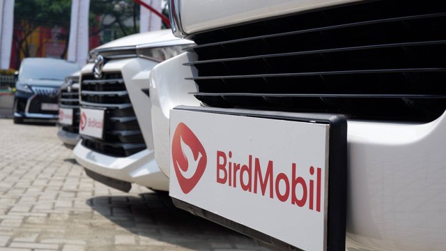 Diler mobil bekas BirdMobil milik Bluebird Group. Foto: Aditya Pratama/kumparan