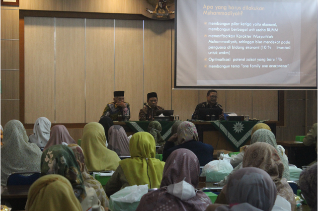 Pembinaan kepala sekolah DikdasmenPNF DIY bahas peran dan posisi pendidikan Muhammadiyah DIY menjelang pemilu 2024 (Dok: Istimewa)