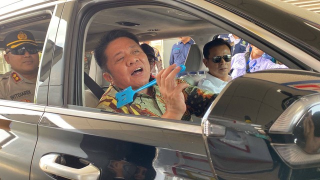 Gubernur Sumsel Herman Deru saat mencoba tol Indralaya-Prabumulih, Foto : Istimewa