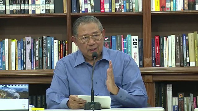 Ketua Majelis Tinggi Demokrat Susilo Bambang Yudhoyono (SBY) memberikan keterangan pers hasil rapat Majelis Tinggi Partai Demokrat, Jumat (1/9/2023).  Foto: YouTube