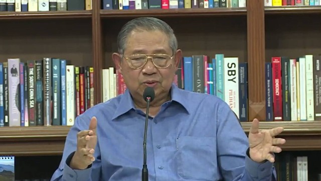 Ketua Majelis Tinggi Demokrat Susilo Bambang Yudhoyono (SBY) memberikan keterangan hasil rapat Majelis Tinggi Partai Demokrat, Jumat (1/9/2023). Foto: YouTube