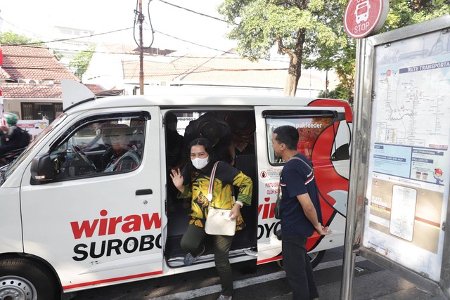 Mulai Jumat Ini, ASN Dan Non ASN Pemkot Surabaya Ke Kantor Pakai Angkot ...