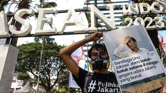 Uji Emisi-Semprot Jalan, Pemerintah Berhasil Turunkan Polusi Udara Jakarta?