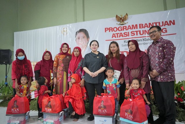 Ketua DPR RI Puan Maharani didampingi Bupati Klaten Sri Mulyani kunjungan kerja ke Desa Jonggrangan, Klaten Selatan, Klaten, Jateng, Sabtu (2/9/2023). Foto: Pemkab Klaten