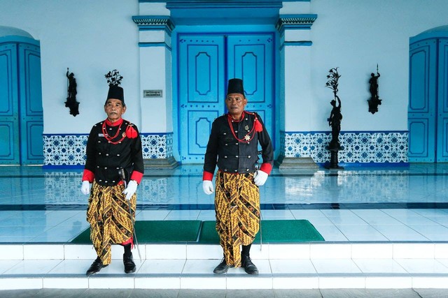 Ilustrasi perilaku yang mencerminkan nilai persatuan, Sumber: Pexels/Jeffry Surianto