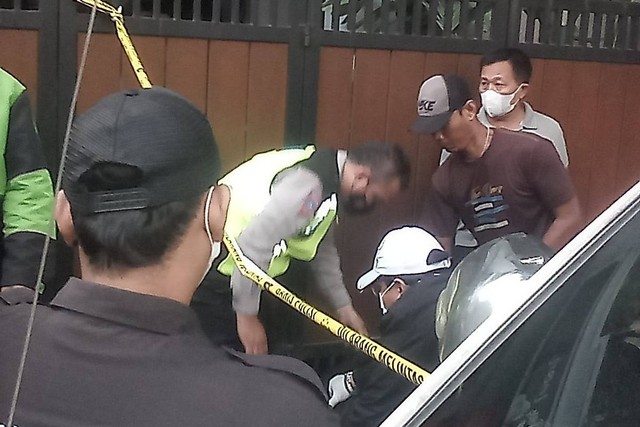 Dua pria diduga gangster tewas usai tabrak tiang listrik di kawasan Kembangan, Jakarta Barat. Foto: Dok. Istimewa
