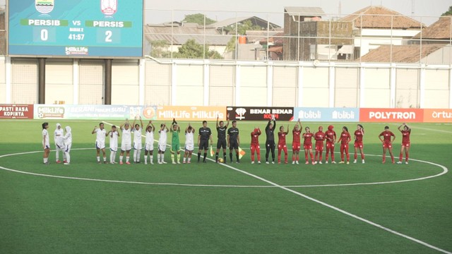 Pertandingan antara Persib vs Persis putri. Foto: Andi Sidiq/kumparan 
