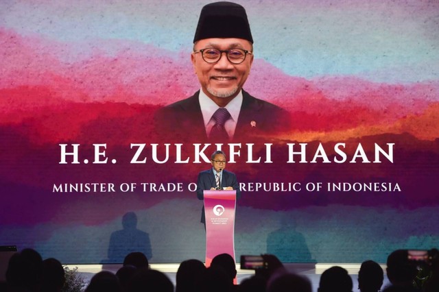 Mendag Zulkifli Hasan memimpin delegasi Indonesia di pertemuan Dewan Masyarakat Ekonomi ASEAN (MEA). Foto: Dok. Kemendag.