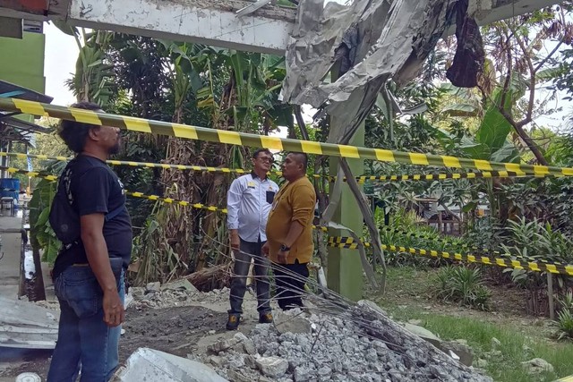 Atap beton di Rusunawa Marunda Blok C, Jakarta Utara, ambruk pada Rabu (30/8). Foto: Dok. Istimewa