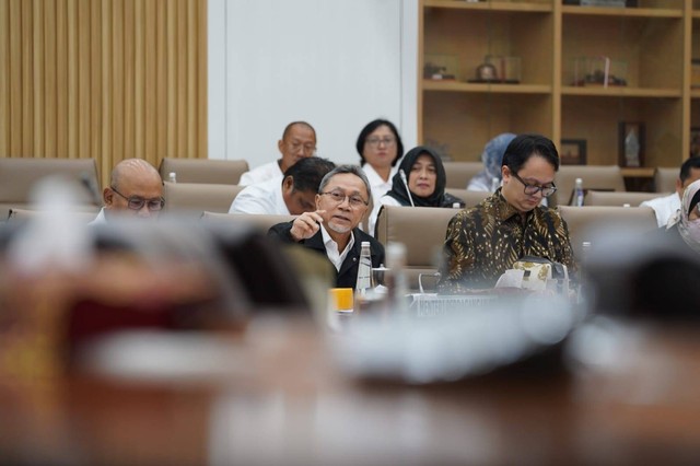 Menteri Perdagangan Republik Indonesia (Mendag RI) Zulkifli Hasan atau Zulhas kembali mengadakan Rapat Kerja dengan Komisi VI DPR RI.  Foto: Kemendag RI