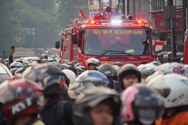 Ilustrasi petugas damkar. Foto: Iqbal Firdaus/kumparan