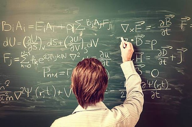 Ilustrasi Contoh Soal Program Linear Kelas 11, Foto: Unsplash/domin_domin.