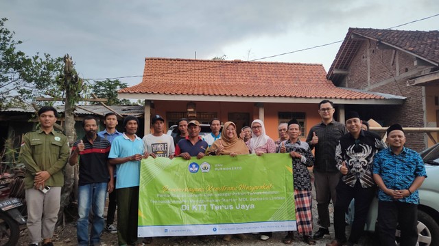 Dosen dan Mahasiswa Peternakan Universitas Nahdlatul Ulama Purwokerto Bersama Kelompok Tani Ternak Terus Jaya, Dusun Cunil, Desa Pegalongan, Kec. Patikraja, Kab. Banyumas