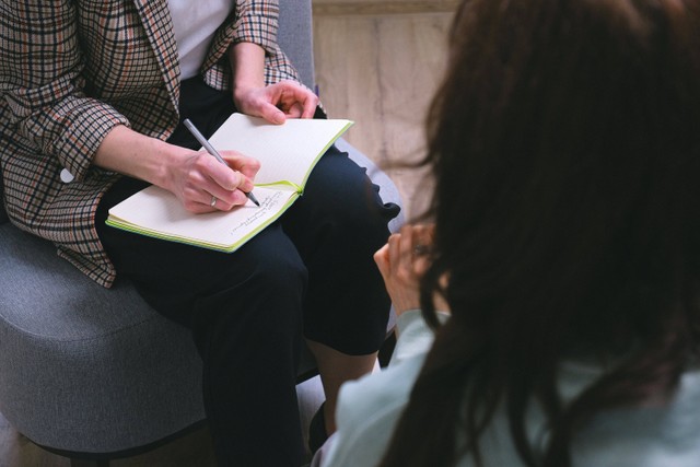 Bimbingan Konseling, sering disingkat sebagai BK, adalah istilah yang mungkin sudah tidak asing lagi bagi sebagian besar orang. Foto: Pexels.com
