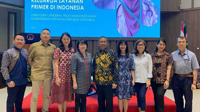 Program Pendidikan Dokter Spesialis (PPDS) KKLP, secara rutin mengadakan seminar untuk memperluas pemahaman publik tentang peran Dokter Spesialis KKLP. Salah satunya melalui Seminar Nasional dengan tema ‘Masa Depan Dokter KKLP di Indonesia’ yang diselenggarakan pada Sabtu, 5 Agustus 2023 di Auditorium Gedung Fakultas Kedokteran (FK) UPH. Seminar ini menghadirkan Dr. dr. Azhar Jaya, SKM, MARS, yang menjabat sebagai Direktur Jenderal Pelayanan Kesehatan Kemenkes RI sebagai narasumber.