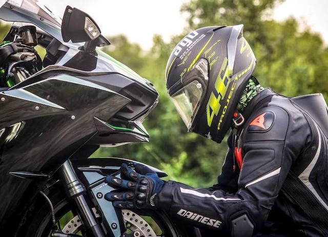 Ilustrasi penyebab oli motor bocor. Sumber: unsplash.com/ Anh Trần
