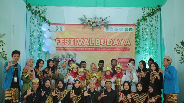 Acara Festival Budaya yang Diadakan KKN Melayu Serumpun Angkatan IV tahun 2023 di Pesawaran. | Foto: Dok KKN Melayu Serumpun