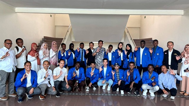 Gelombang Pertama UMP Terima 16 Mahasiswa Internasional
