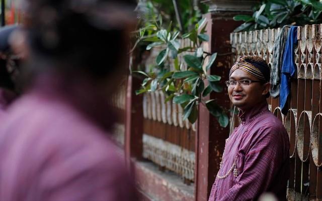 Ilustrasi Pelaksanaan Norma Adat di Negara Indonesia                              Sumber Unsplash/Fadhelife Photography Stock Photo Indonesia