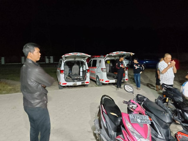 Sejumlah ambulans yang berada di lokasi kejadian, Foto : Istimewa