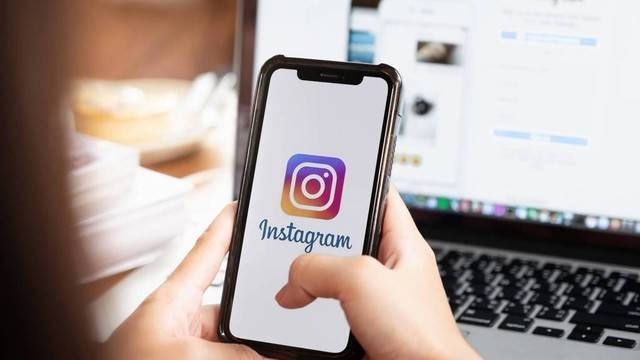 Ilustrasi cara bikin grup di IG. Foto: shutterstock. 