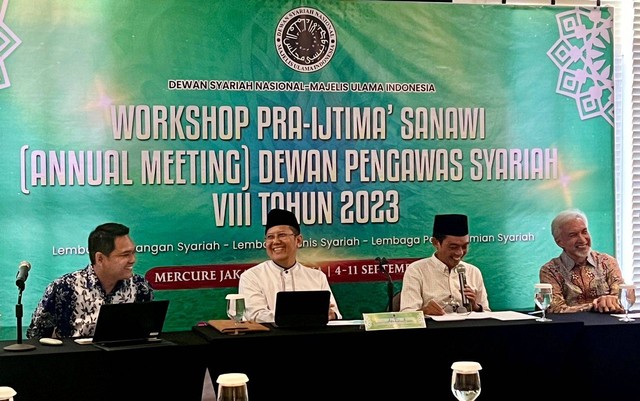 Ketua MUI KH Cholil Nafis membuka Pra Ijtima' Sanawi di Jakarta. Peserta para Dewan Pengawas Syariah (DPS) di Lembaga Keuangan Syariah (LKS). Foto: Dok. Istimewa