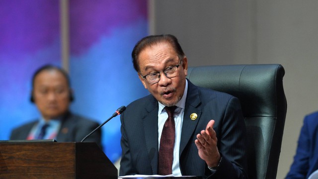 Perdana Menteri Malaysia Dato Seri Anwar Ibrahim menghadiri KTT ke-20 ASEAN - India di Jakarta Convention Center, Kamis (7/9/2023). Foto: ANTARA FOTO/Media Center KTT ASEAN 2023/Rommy Pujianto