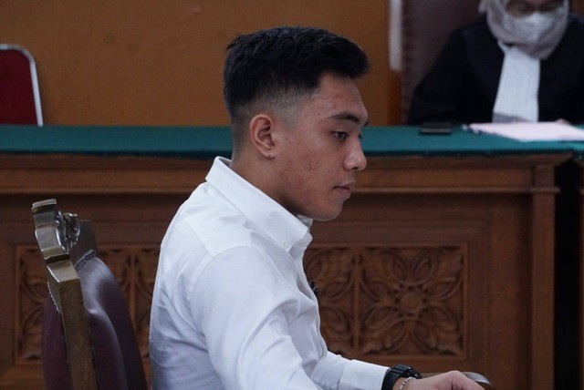 Mario Dandy Satrio menjalani sidang vonis kasus penganiayaan terhadap David Ozora di Pengadilan Negeri Jakarta Selatan, Kamis (8/9/2023). Foto: Fitra Andrianto/kumparan