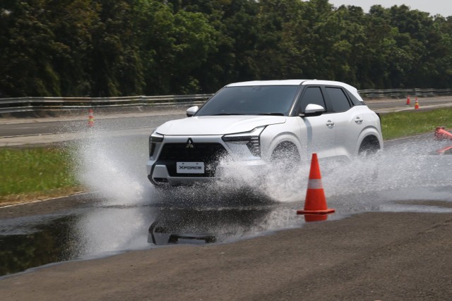 Media first drive Media first drive Mitsubishi Xforce di Karawang, Jawa Barat (7/9/2023). Xforce di Karawang, Jawa Barat (7/9/2023). Foto: Mitsubishi Motors