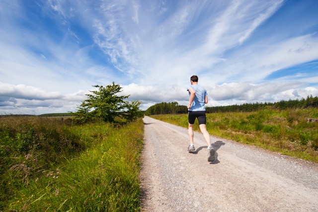 Ilustrasi Jelaskan cara memasuki garis finish dalam jalan cepat, sumber: unsplash/JennnyHill