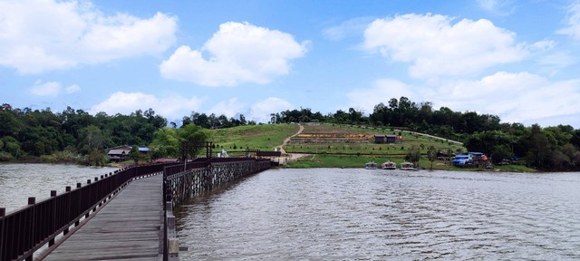 Salah satu lokasi surga tersembunyi di daerah sekitar IKN Nusantara yaitu Danau Tanjung Sarai yang berada di Desa Kedang Murung, Kecamatan Kota Bangun, Kabupaten Kutai Kartanegara. Foto: Muhammad Zulfadli (Dokumentasi Pribadi)