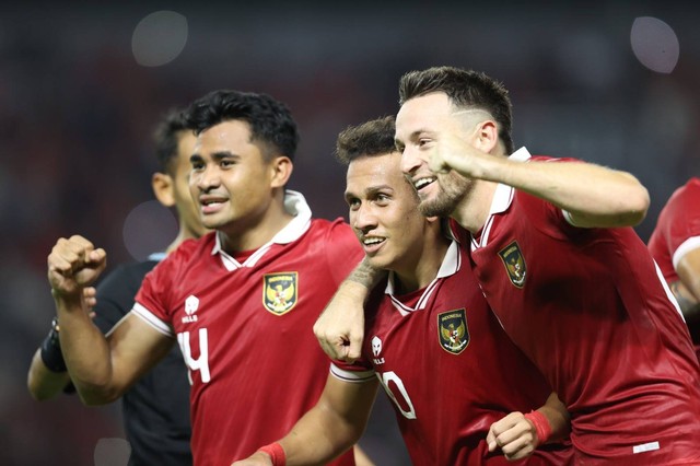 Pemain Timnas Indonesia Egy Maulana Vikry berselebrasi bersama rekan setimnya usai membobol gawang Timnas Turkmenistan saat FIFA Matchday di Stadion Gelora Bung Tomo, Surabaya, Jawa Timur, Jumat (8/9/2023). Foto: Dok. PSSI