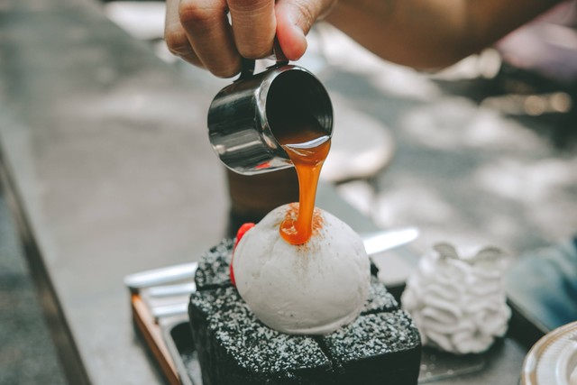 Ilustrasi Cara Membuat Gula Merah. Foto: Unsplash/Let's go Together