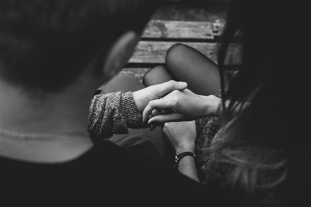 Ilustrasi kata-kata merayu pacar. Foto: Pixabay.