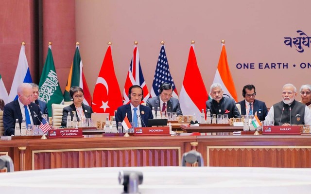 Presiden Jokowi menghadiri sesi pertama KTT G20 di India. Foto: Laily Rachev/Biro Pers Sekretariat Presiden