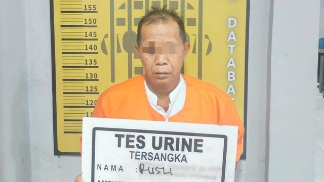 Oknum Lurah ditangkap usai lecehkan anggota Panwaslu di Pekanbaru. Foto: Dok. Istimewa
