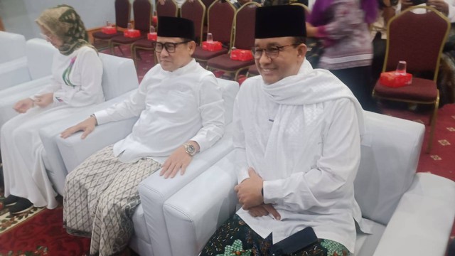 Bacapres-bacawapres Anies Baswedan dan Muhaimin Iskandar atau Cak Imin hadir di acara Halaqoh Pemikiran Politik Tour de Wali Songo di Hotel Arcadia, Surabaya, Sabtu (9/9/2023). Foto: Farusma Okta Verdian/kumparan