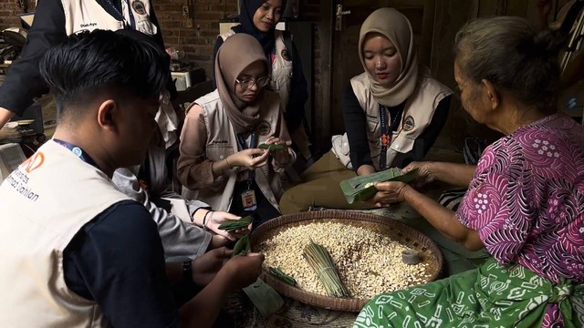 KKN Universitas Ahmad Dahlan (UAD) bantu branding UMKM tempe tradisional di Padukuhan Soronanggan, Kulon Progo (Dok. KKN UAD)