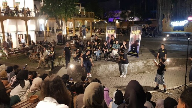 Cast film Sleep Call saat melakukan diskusi film dengan penggemar di JNM Bloc Yogyakarta, Sabtu (9/9/2023) malam. Foto: ped