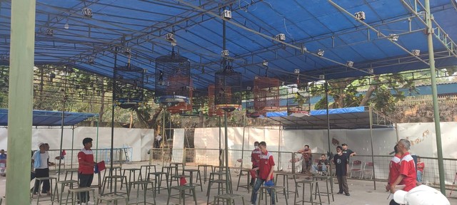 Sejumlah cara dilakukan oleh para calon legislatif untuk dapat memperoleh dukungan. Salah satu cara unik yang dilakukan yakni dengan menggelar kegiatan kompetisi kicau burung. Foto: istimewa